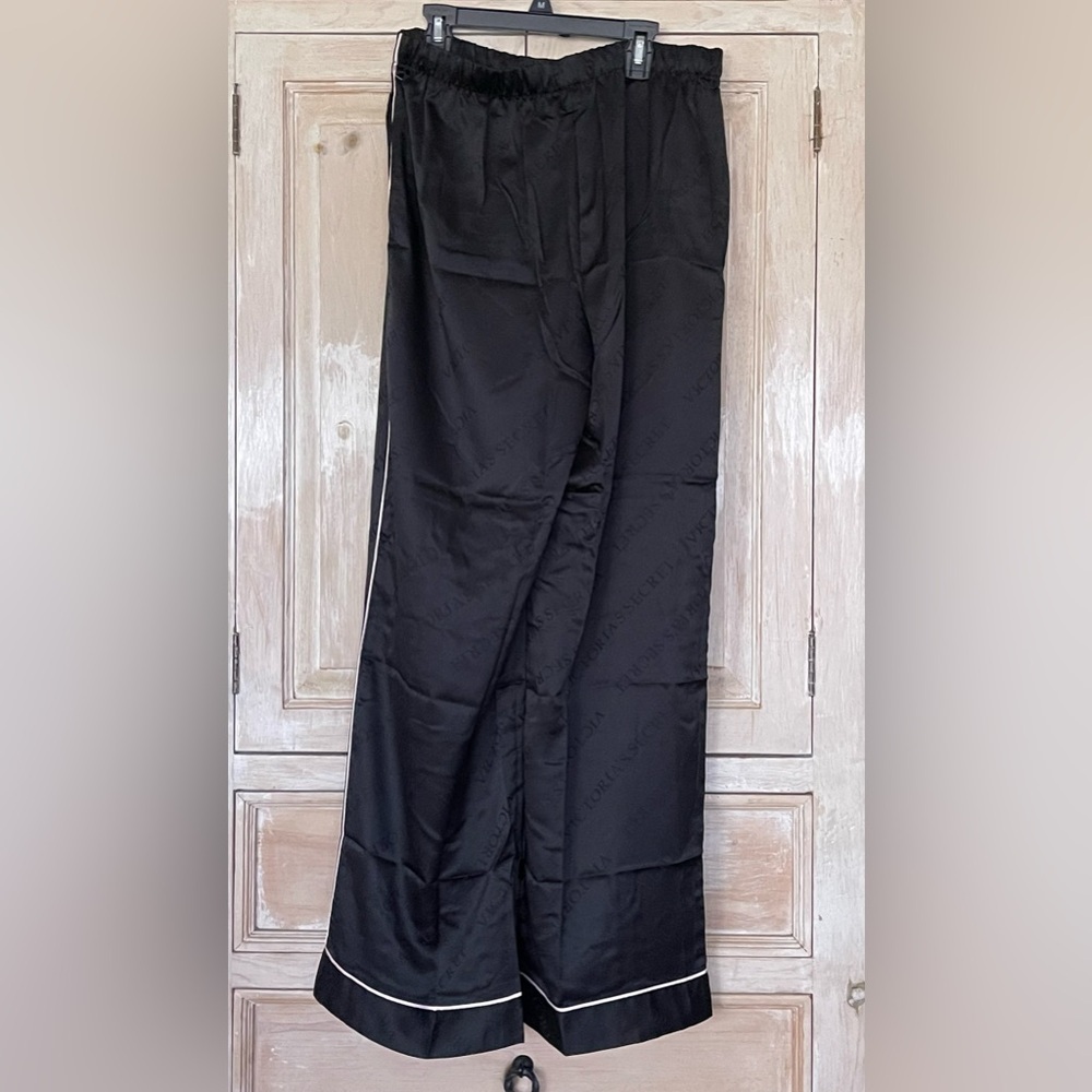 NWT Victoria’s Secret Signature Satin Long Pajama Set -Medium - Picture 8 of 9